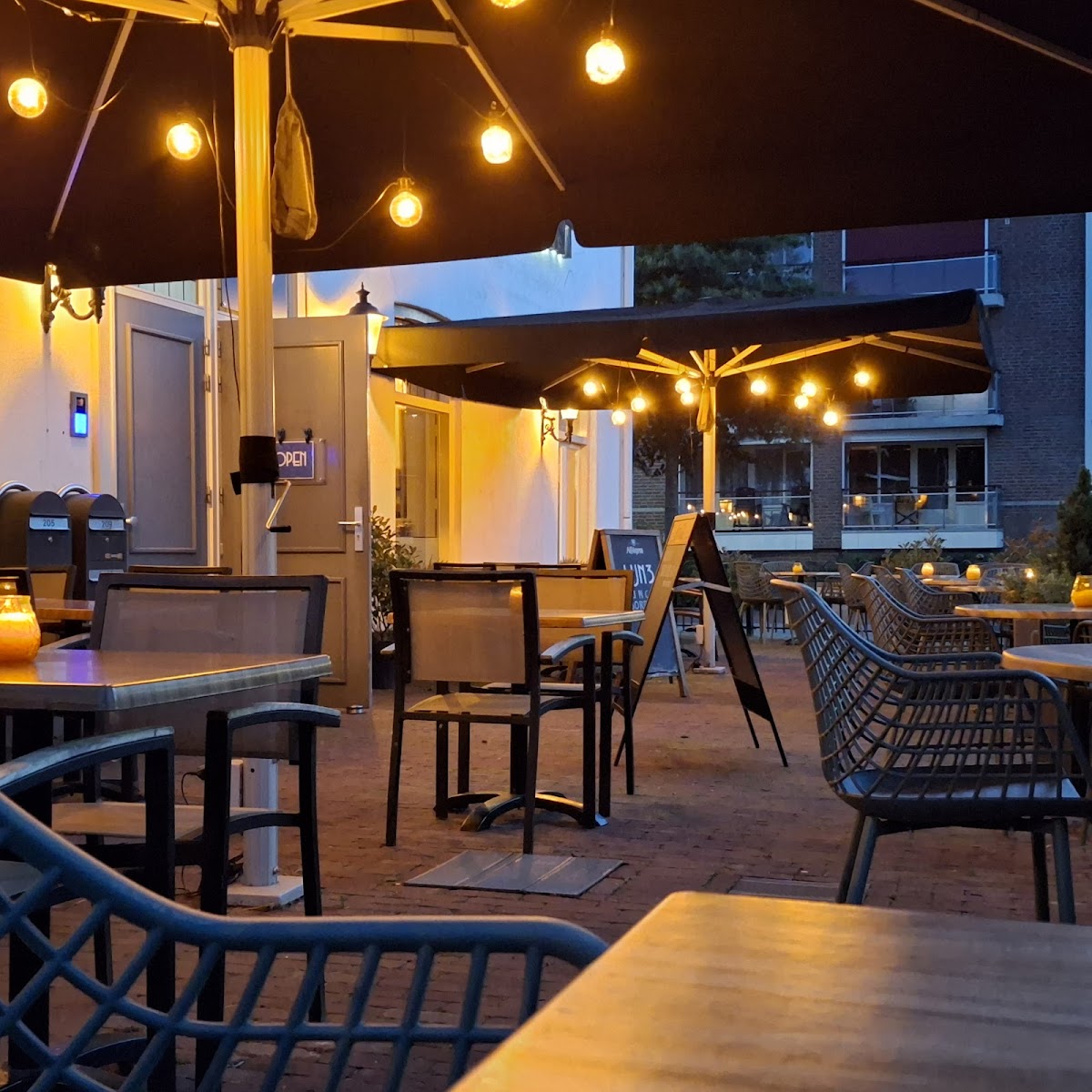 Lijn 3 - Lunch Drinks Dinner Photos 2